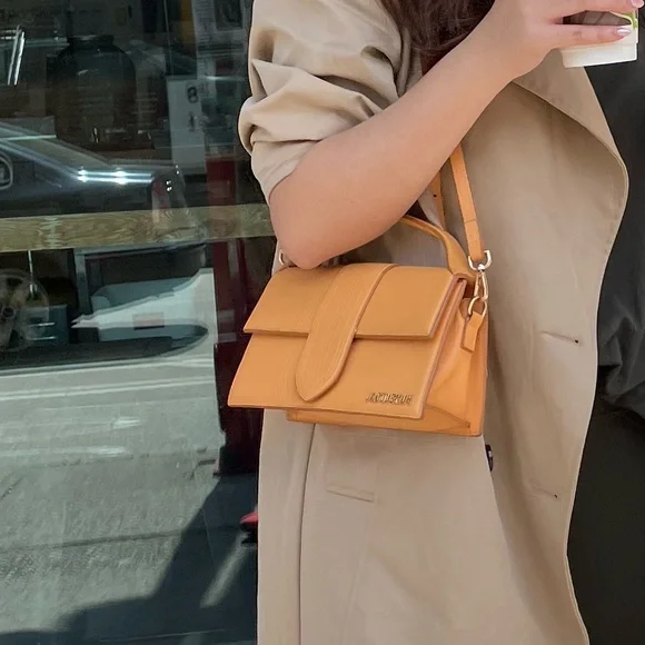 Authentic Jacquemus Le Grand Bambino - Picture 6 of 8